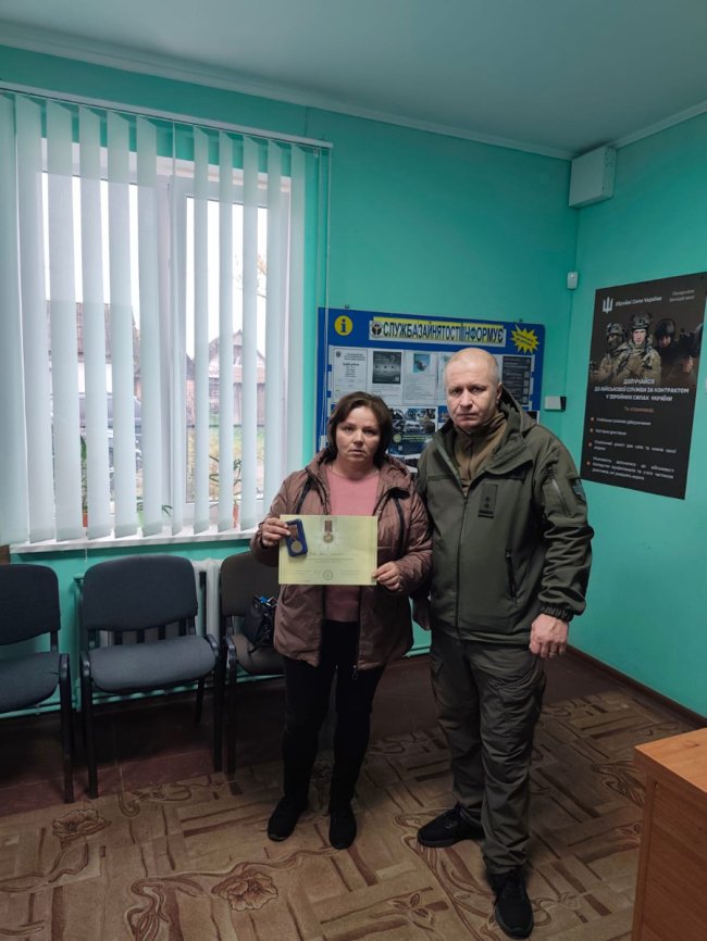 Рідним загиблого Героя з Волині вручили його посмертну нагороду. ФОТО