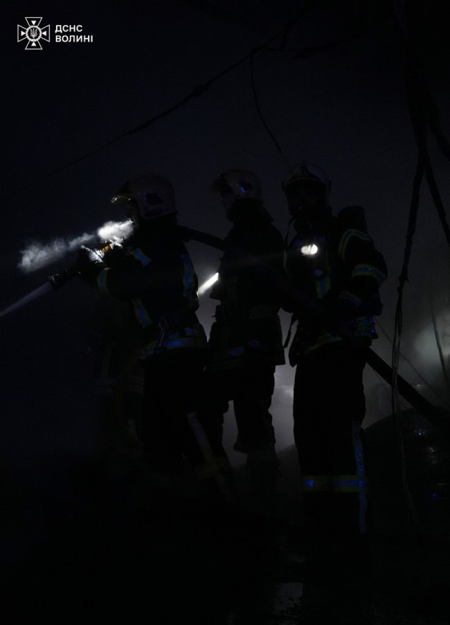 У Луцькому районі горіла господарська споруда. ФОТО