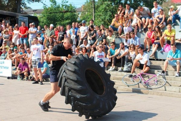 Луцькі патрульні взяли участь у змаганнях з кросфіту. ФОТО