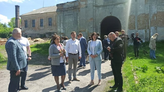 Замок Радзивіллів в Олиці готують до відкриття туристичного сезону