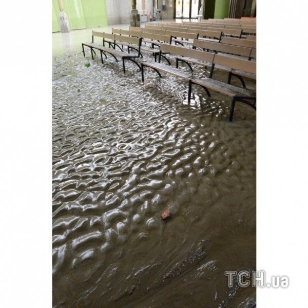 «Велика вода» в Європі дісталася Франції та Іспанії. ФОТО