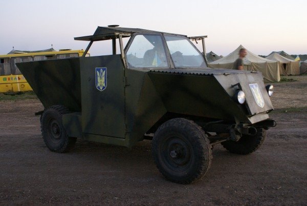 Українським військовим подарували саморобний броньовик . ФОТО