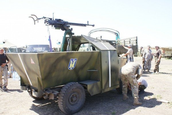 Українським військовим подарували саморобний броньовик . ФОТО