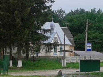 Прихожани одного з храмів приєдналися до ПЦУ, попри незгоду священика