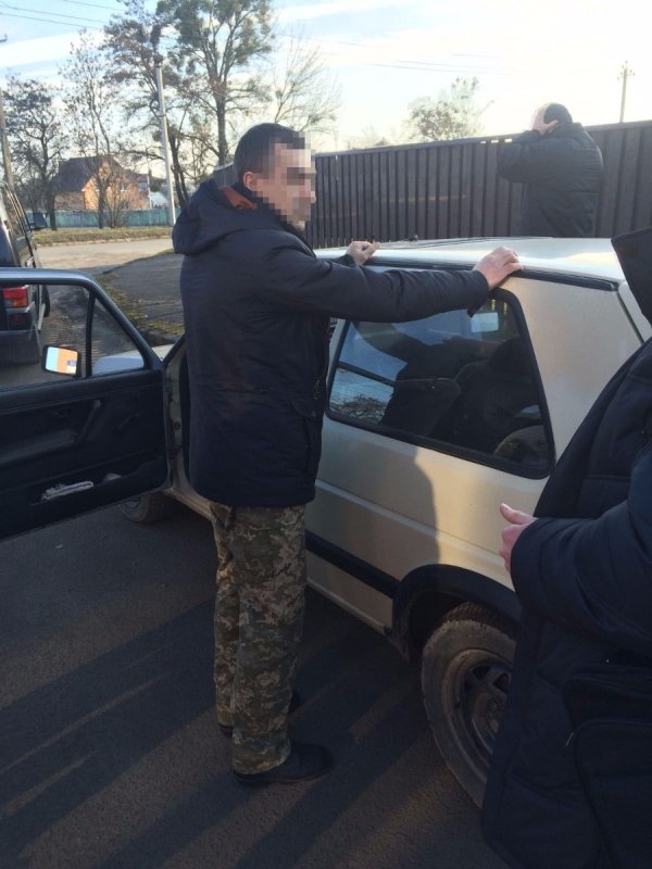 У Володимирі-Волинському військовий торгував набоями