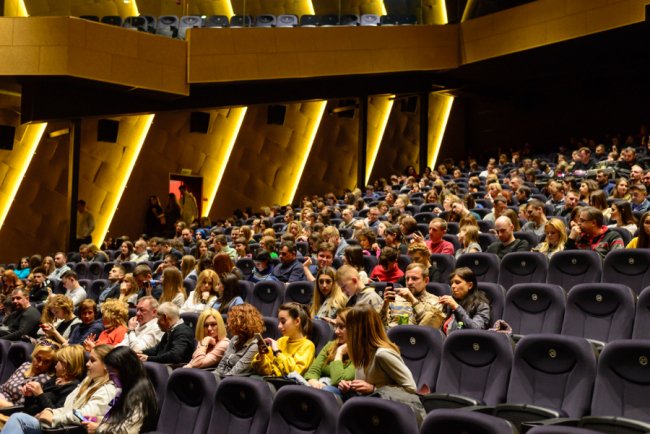 Душевно і «для своїх»: у луцькому «Промені» виступив гурт «Один в каное». ФОТО