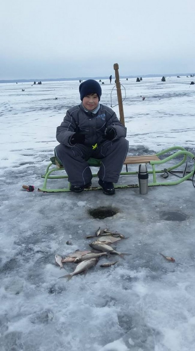 Зимова рибалка на Шацьких озерах. ФОТО