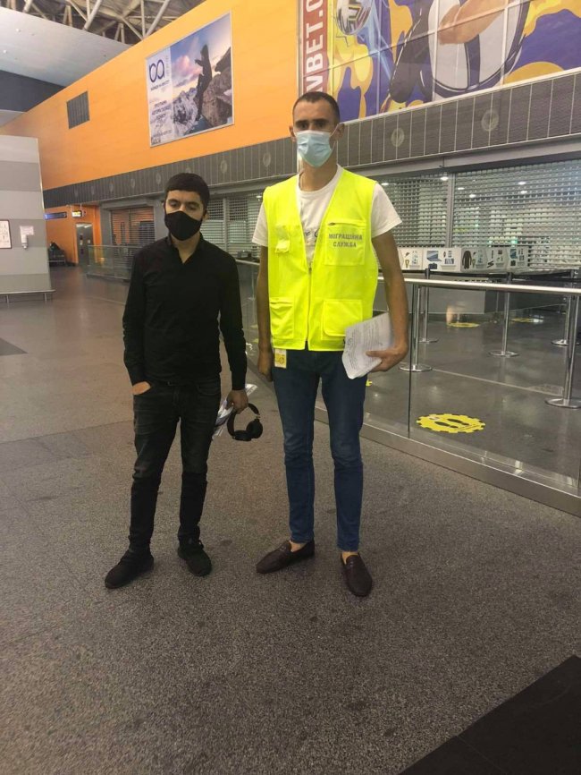 З України до Азербайджану видворили мігранта, якого затримали на Волині