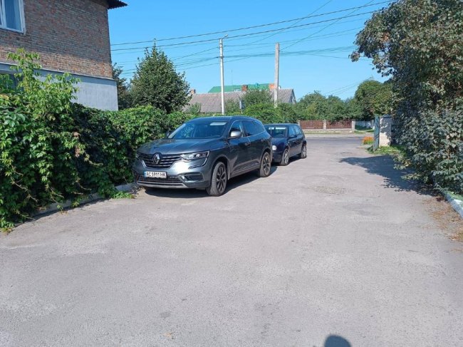 Міський голова Ківерців кермує автівкою без прав на «лівих» номерах, – активіст 