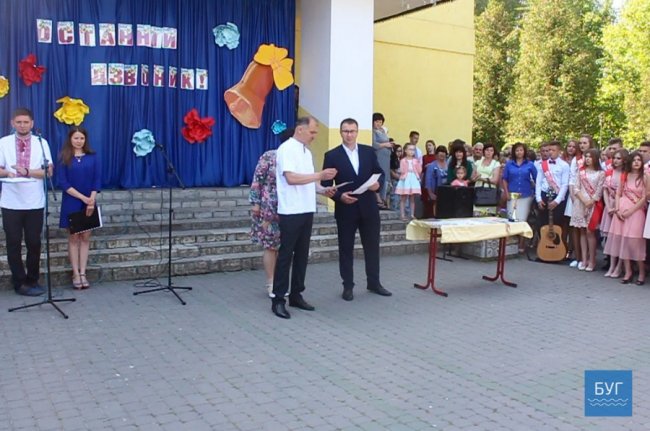 Останній дзвоник у Володимирі. ФОТО