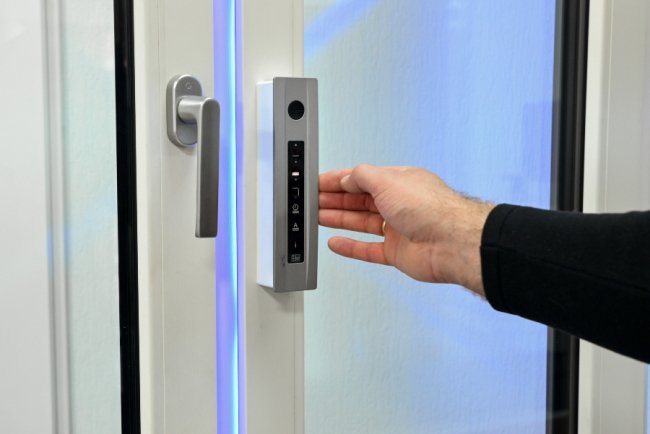 Все більш популярними серед замовників стають розумні вікна