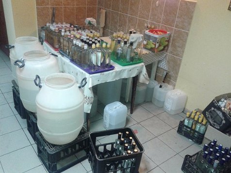 На Волині ліквідували підпільну гуральню з потужностями на півмільйона гривень. ФОТО