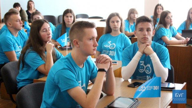 У Володимирі діти на один день зайняли місця депутатів. ФОТО