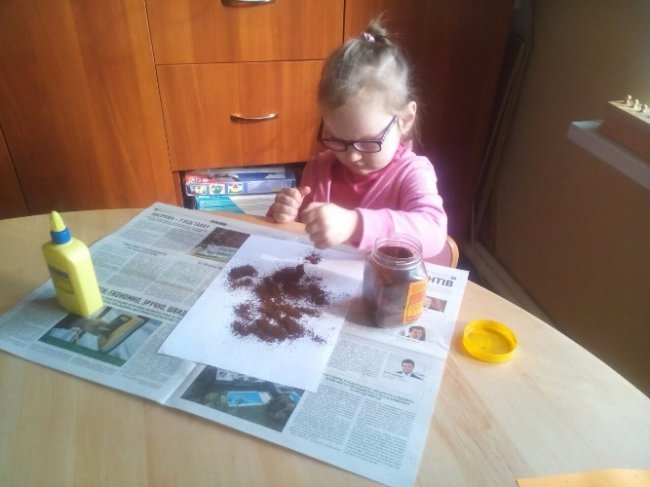 На Волині особливих дітей вчили малювати кавою