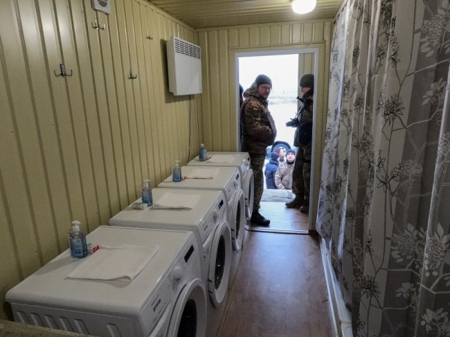 У військових поблизу білоруського кордону свій "пункт незламності" – мобільні душові та пральні