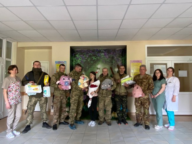 На Волині новонароджену дівчинку зустріла ціла «армія». ФОТО 