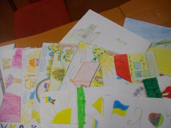 Волинські волонтери відправлять «теплі» новорічні подарунки бійцям. ФОТО