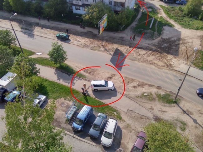 «Автоандон» по-луцьки: замість вільної парковки обрав тротуар