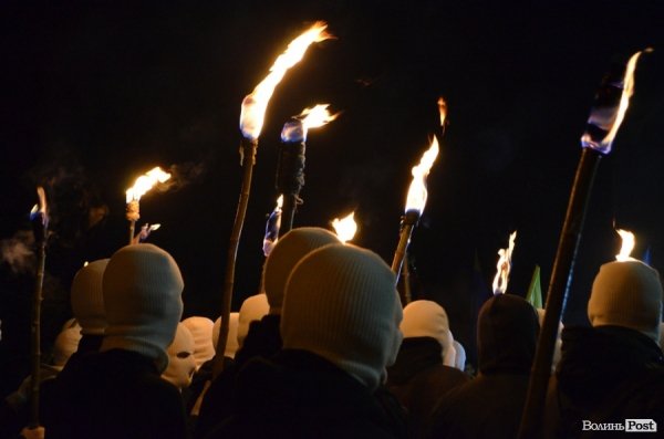 У Луцьку відбулася смолоскипна хода на честь річниці УПА. ФОТО. ВІДЕО