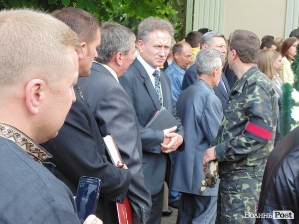 У Луцьку - жалобна хода за загиблим вояком «Айдару». ФОТО