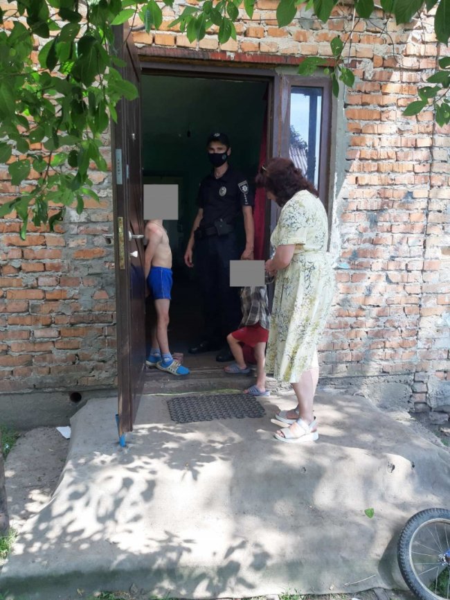 Бруд, безлад та відсутність постільної білизни: на Волині соцслужби перевірили кризові сім'ї. ФОТО