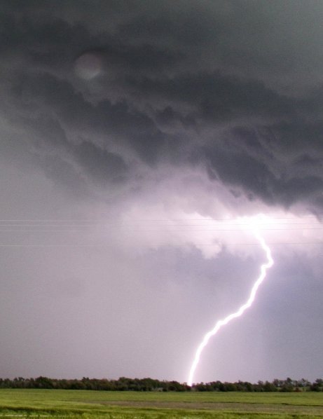 Руйнівні торнадо в США. ФОТО