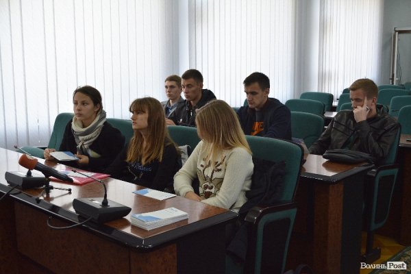 У Луцьку влаштували «тур» міськрадою. ФОТО