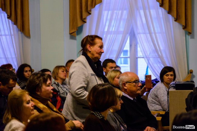 У Луцьку презентували скандальну книгу про Стуса із грифом «РОЗСЕКРЕЧЕНО». ФОТО