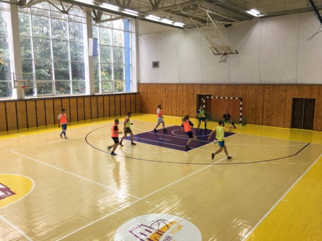 Волинські священники зіграли у футбол з викладачами луцького університету