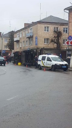 У місті на Волині  фура перекинулась на тротуар. ФОТО