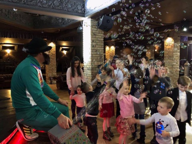 Квіти, подарунки і щира розмова: «Побратими України» влаштували свято дружинам волинських Героїв