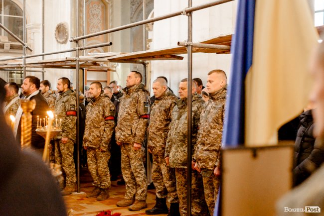 «Вивільнюємося ціною життя Героїв»: у Луцьку попрощалися із Владиславом Недільком. ФОТО