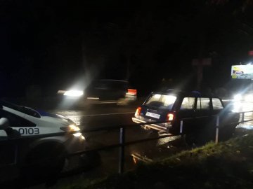 У Луцьку п'яний чоловік кинувся під колеса автівки