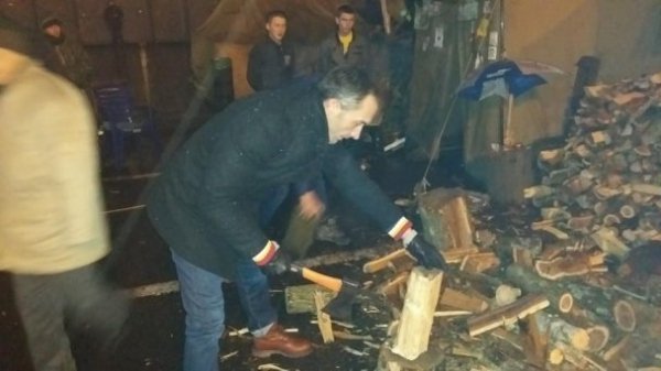 Євромайдан не дочекався штурму. ФОТО