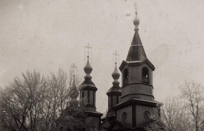 Збудована без жодного цвяха: у мережі опублікували ретросвітлини волинської церкви