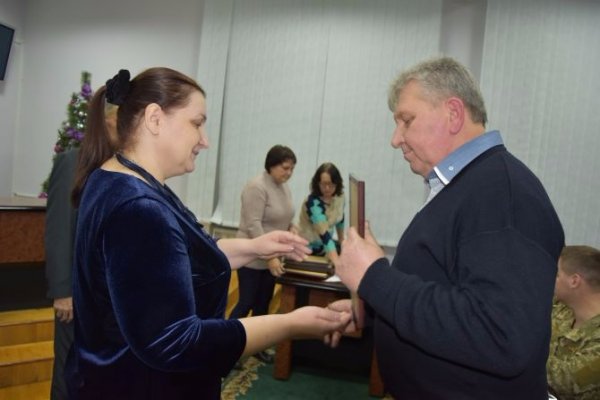 Вручили нагороди тим, хто підтримує воїнів на Сході