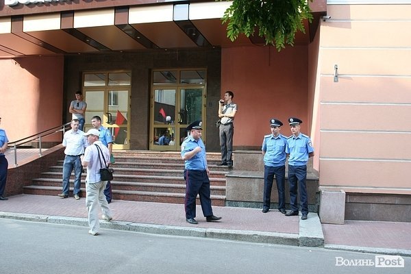 Пікетували волинську міліцію через скандальне зґвалтування. ФОТО