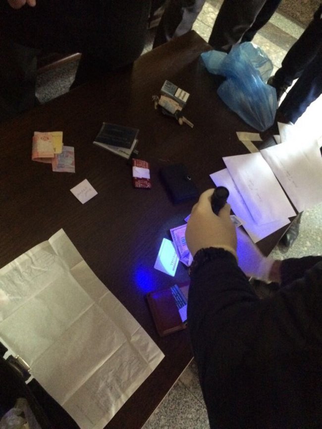 З’явилося відео затримання на хабарі волинського слідчого