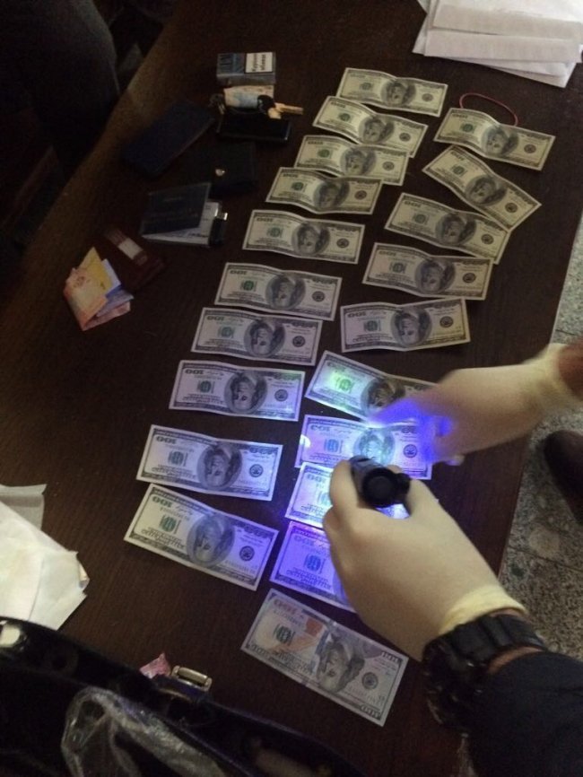 З’явилося відео затримання на хабарі волинського слідчого