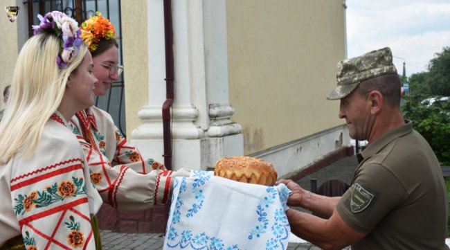 Повернулися додому: у Володимирі-Волинському зустріли військових з передової. ФОТО