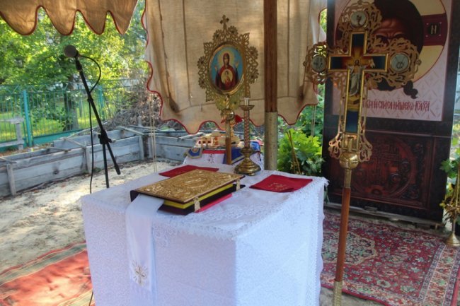 У волинському онкодиспансері на місці майбутньої церкви відзначили храмове свято