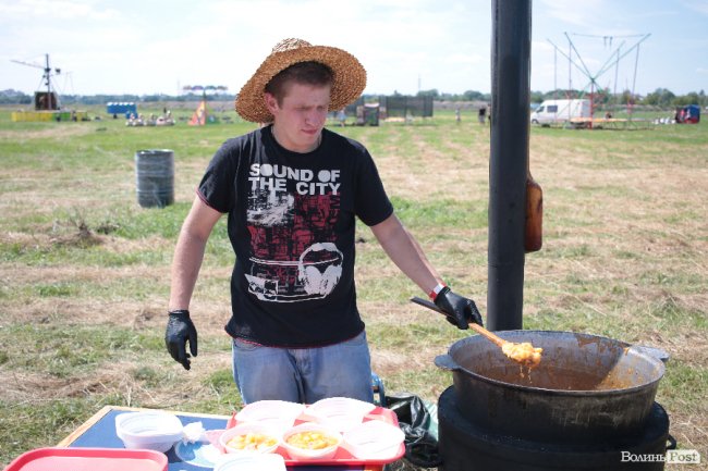 Від і до: чим і за скільки поласувати на «Бандерштаті». ФОТО