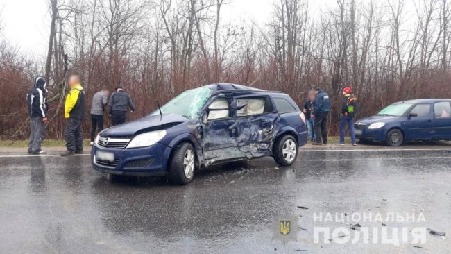 На Буковині сталась жахлива аварія: загинув 20-річний хлопець, четверо травмувались 