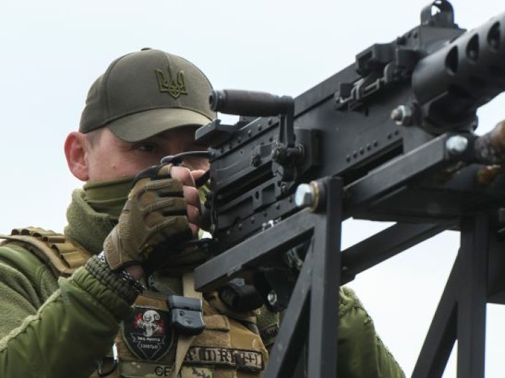 Уночі росіяни атакували 107 дронами