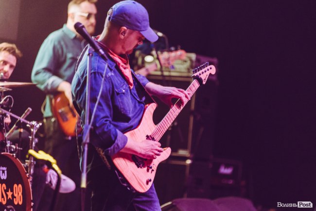 «Шухер, граждане! На сцене психопат!»: яким був концерт гурту «Ляпіс 98» у Луцьку: ФОТОРЕПОРТАЖ