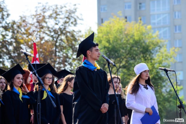 Патріотично та сонячно: якою була посвята у студенти луцького вишу. ФОТО