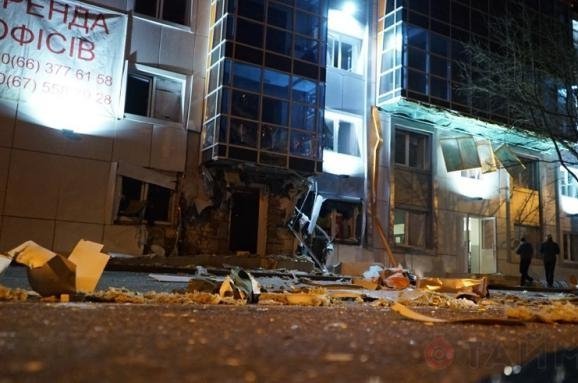 В Одесі підірвали офіс волонтерів, які допомагають бійцям АТО. ФОТО