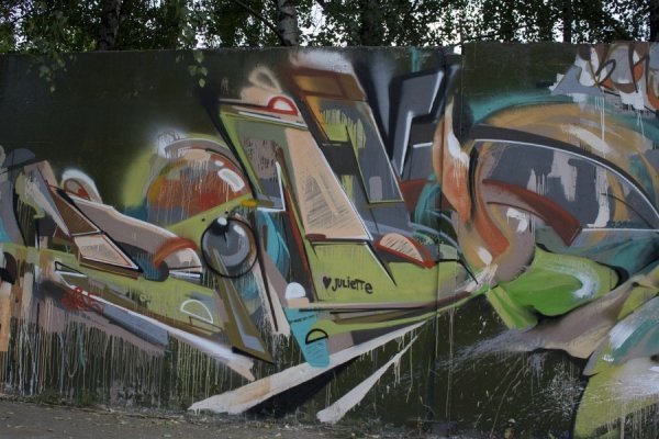 Як графітчики розмалювали 72-метрову стіну в Луцьку. ФОТО