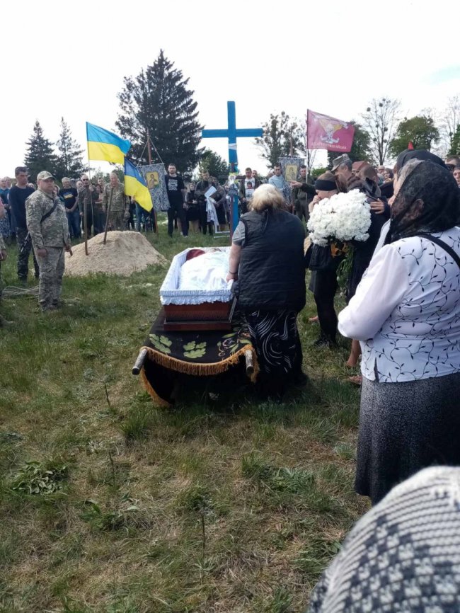 У Луцькому районі попрощались із 18-річним Героєм Володимиром Жучком