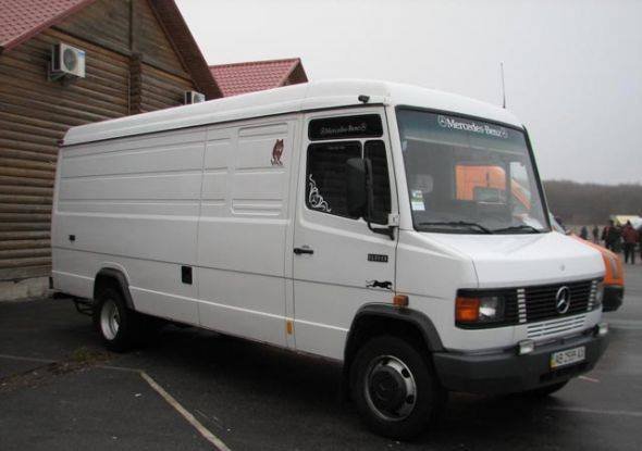 Волинським волонтерам потрібні машини